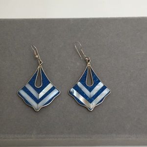 Alpaca Mexico  mother of Pearl western style dangle earrings